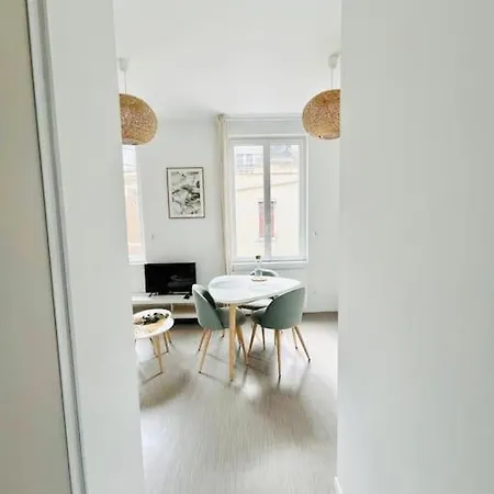 Lumineux & Confortable Apartment *